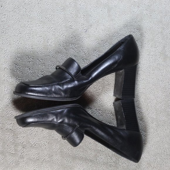 Mootsies Tootsies Size 9M Black Leather 3" Block Heel Loafers - Picture 3 of 6